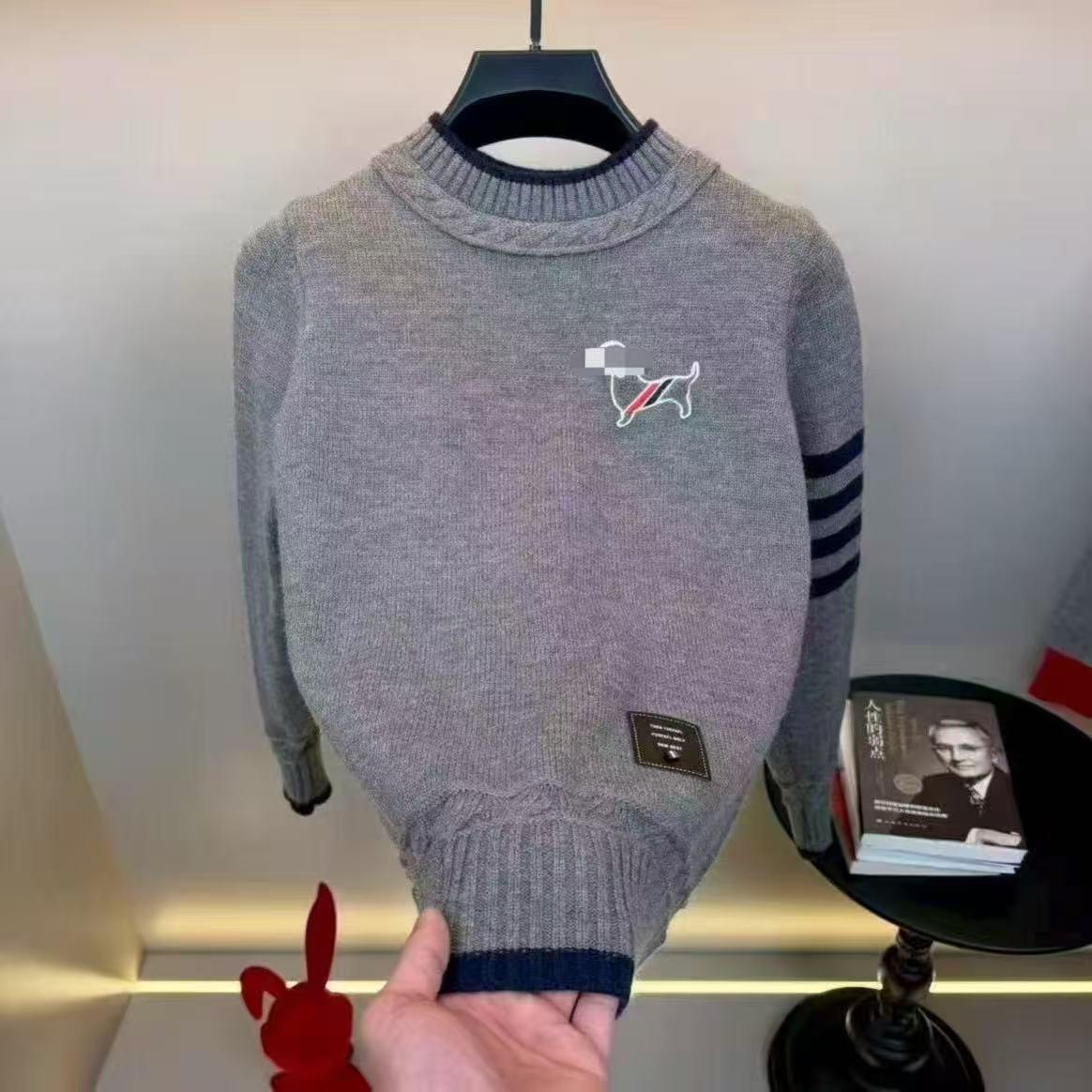 

Men s Light Luxury Embroidered Round Neck Sweater - Trendy Autumn/Winter Knitwear Top 4XL (170-190 jin)