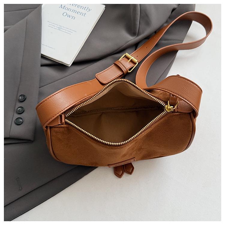 2025 Herbst/Winter Damen Retro Wildleder Umhängetasche - Vielseitige, modische Schultertasche für Freizeit und Pendlergebrauch