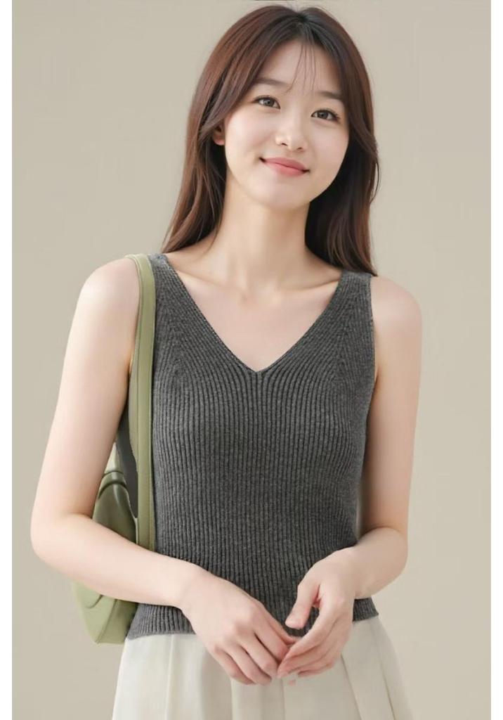 Women's V-Neck Cashmere Spaghetti Strap Vest - Warm Ribbed Sleeveless Base Layer for Autumn/Winter.