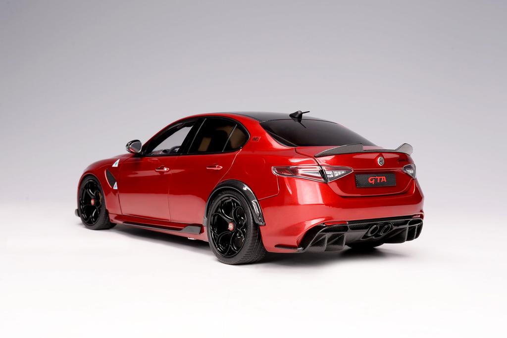MOTORHELIX Alfa Romeo Giulia GTA Rosso GTA Red Finished Product 1/18