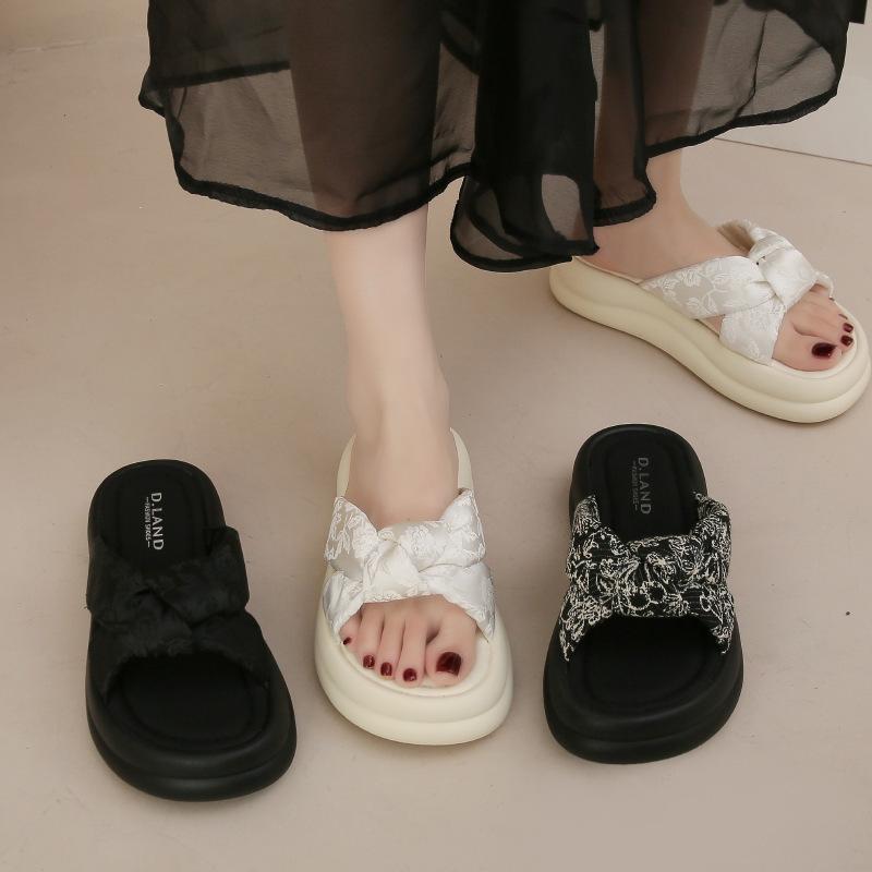 National Style Cool Slippers Female Summer Wear 2025 New Fairy Style with Skirt Thick-soled Roman Sandals Fashion One-word Drag