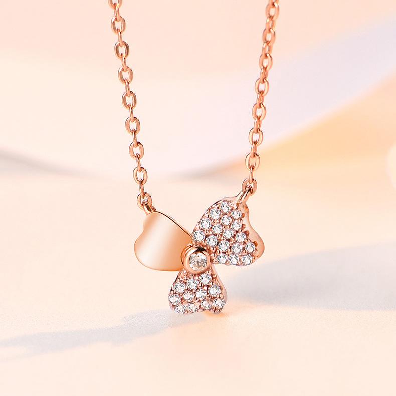 

Women s Clover Necklace Simple Student Forest Flower Pendant Clavicle Necklace