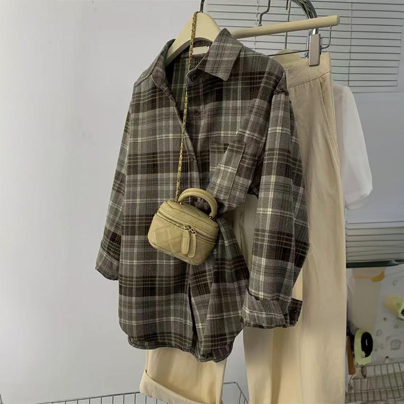 Women's Plaid Flannel Shirt Oversized Casual Button-Up Long Sleeve Blouse