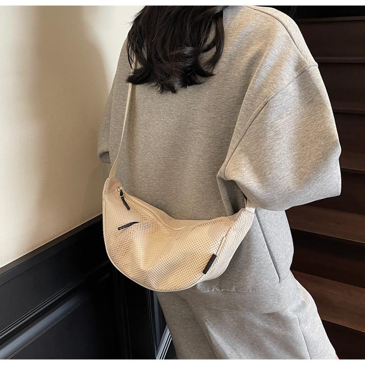 Minimalist Outdoor Single Shoulder Bag With Cable Stitch Urban Style For Daily Use