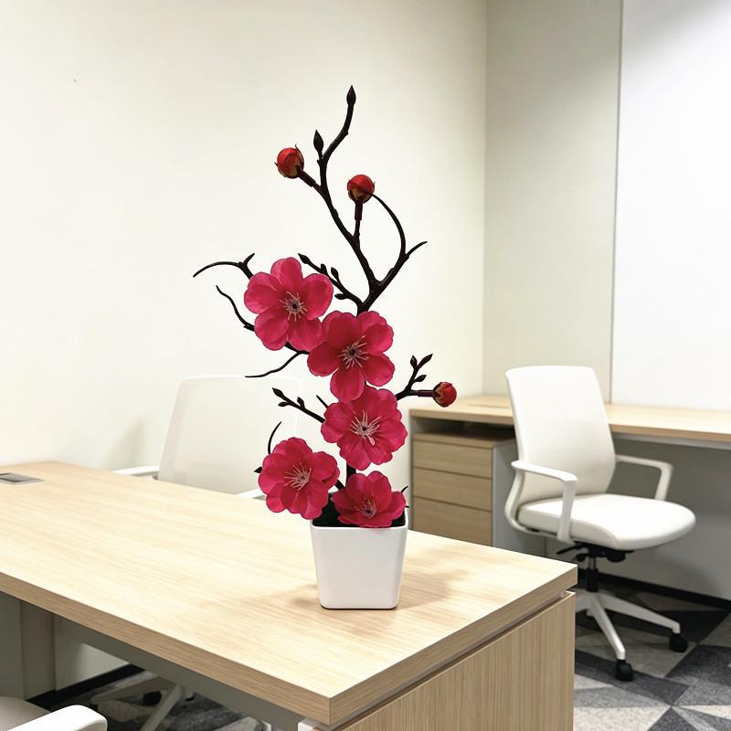 Artificial Plum Blossom Plant With Plastic And Silk For Home Decor And Wedding Centerpieces