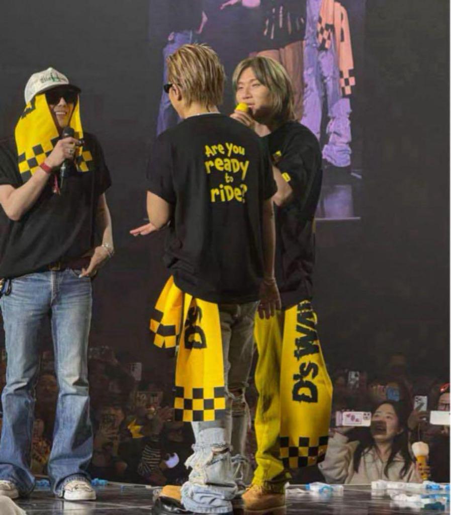 [USED] G-DRAGON Jiyong Daesung T-shirt BIGBANG GD Sol Yongbae