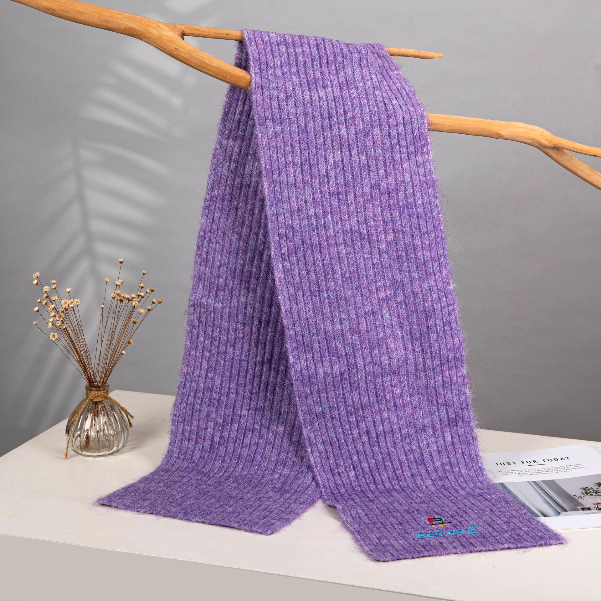 

Универсальный вязаный шарф женский осенне-зимний с чувством дизайна вышитый маленький шарф утолщенный теплый шарф фиолетовый