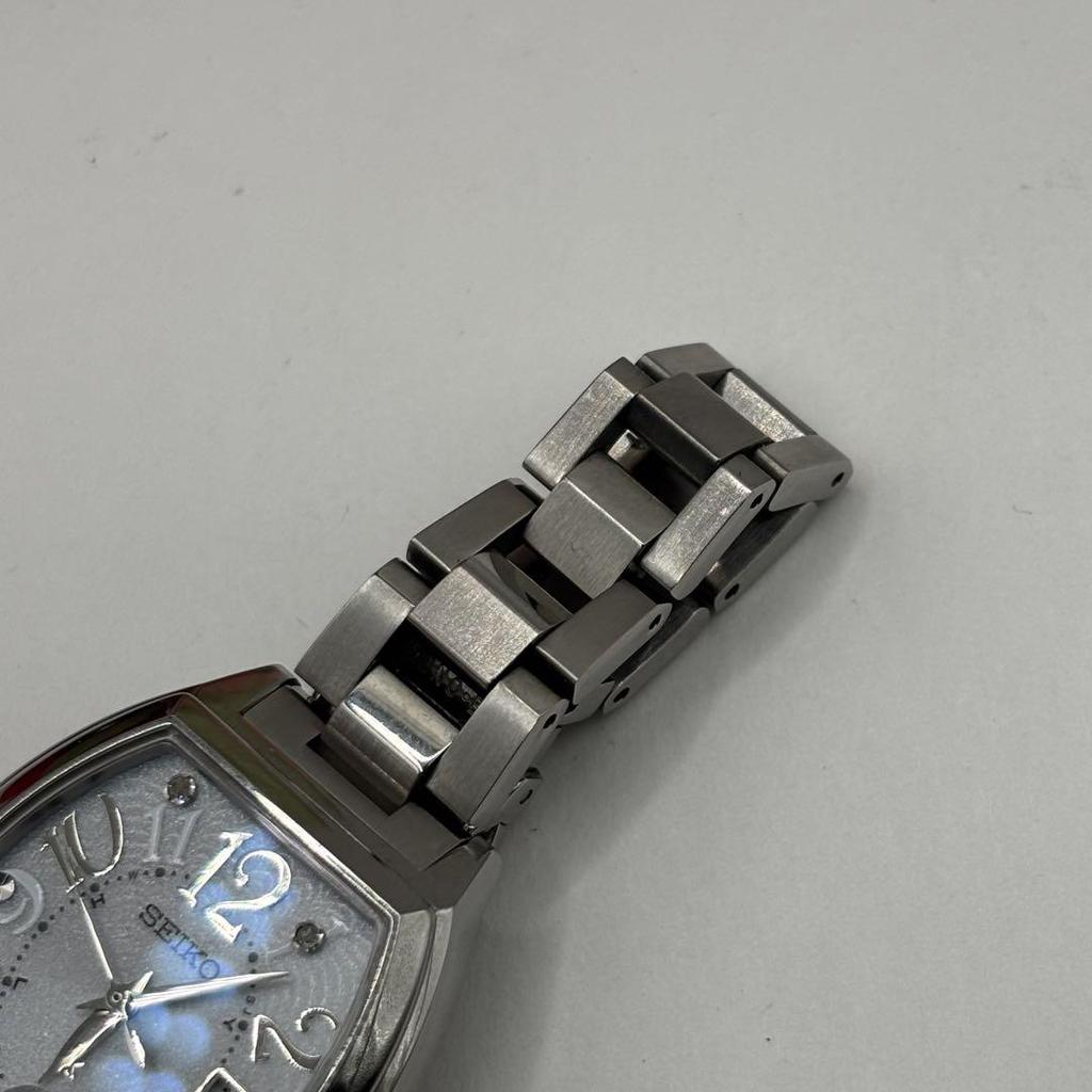 [USED] Working Seiko Seiko Lukia tonneau-shaped women's watch with radio-controlled solar watch and box.