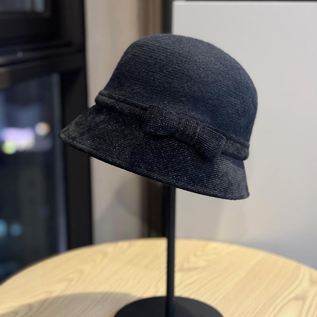 Autumn and Winter New Style Wide brimmed Small Woolen Fisherman's Hat Showing Face Female Hepburn Style Elegant and Warm Windproof Basin Hat