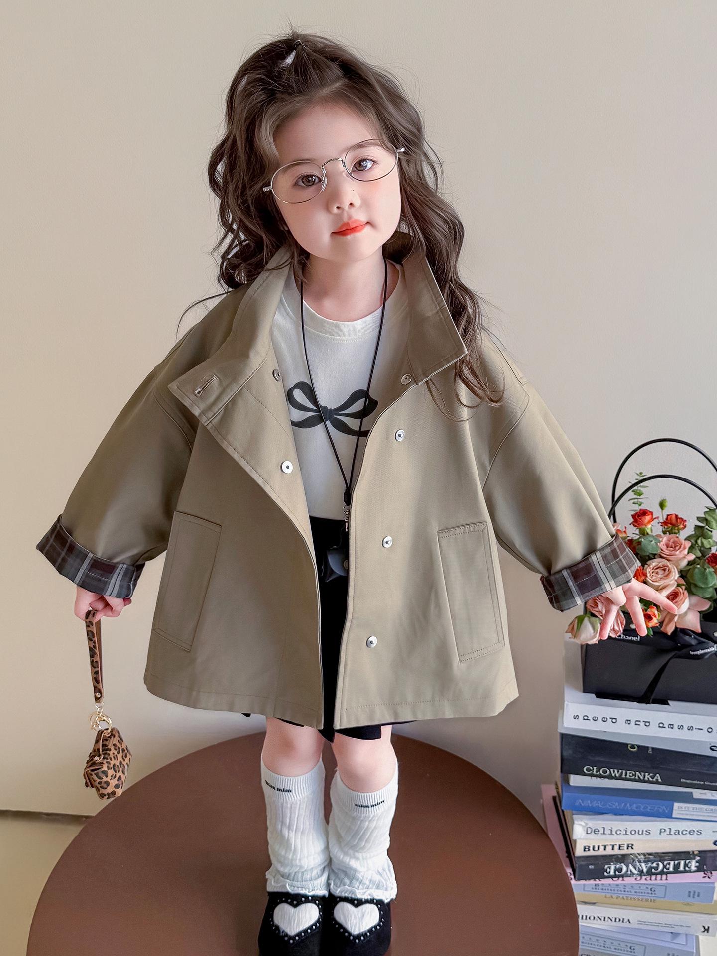 

Ретро плащ цвета хаки для девочек - Коллекция Осень 2025, Стильная куртка средней длины для маленьких девочек 100 cm