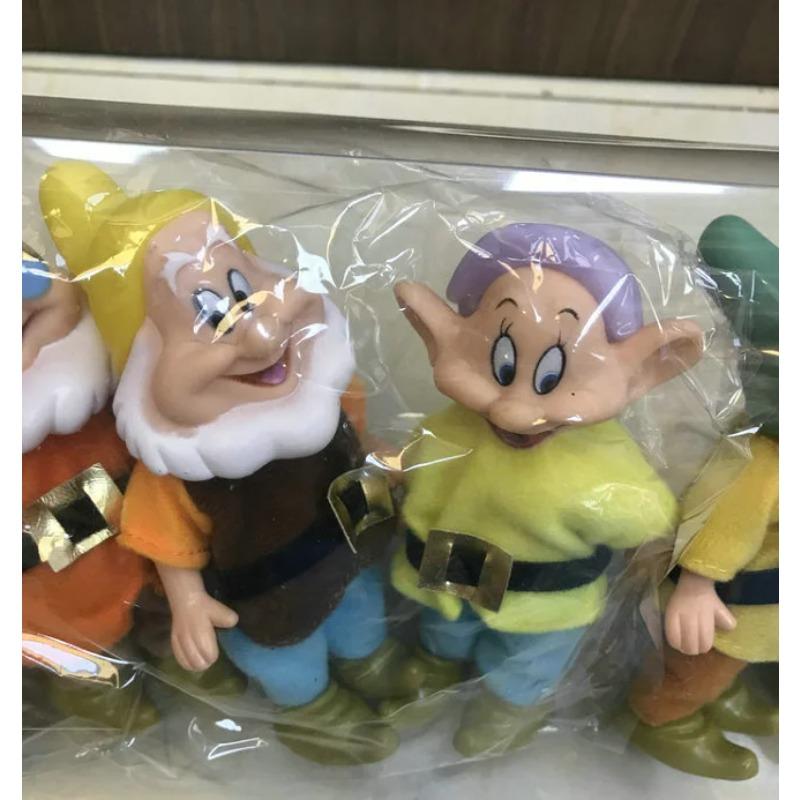 Disney Snow White Hand Figure Model Snow White and The Seven Dwarfs Hand Figure Model Display Supplies