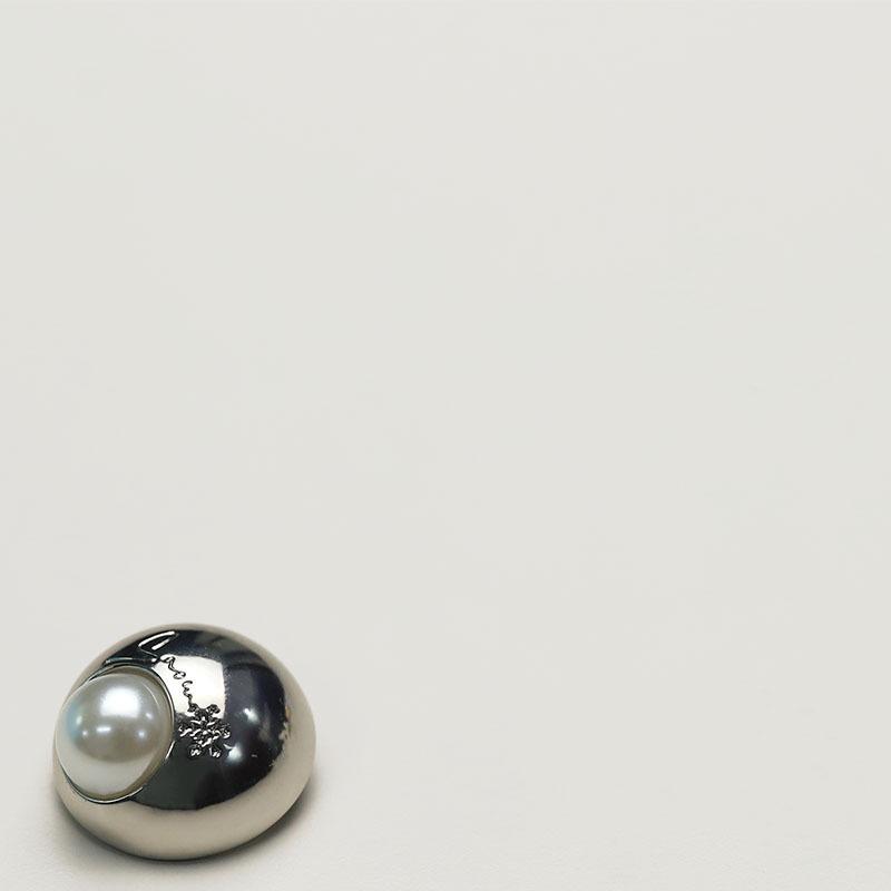 

5Pcs Xiaoxiang Celebrity Style Pearl Metal Buttons Suit Tweed Jacket Double-Sided Nylon Coat Decorative Buttons 2 #[Snowflake Letter Pearl Silver] 18mm