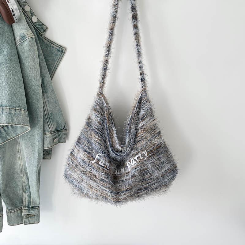 Autumn New Scribbled Plush High-value Lazy Shoulder Bag Retro Letter Embroidered Commuter Fringed Bag