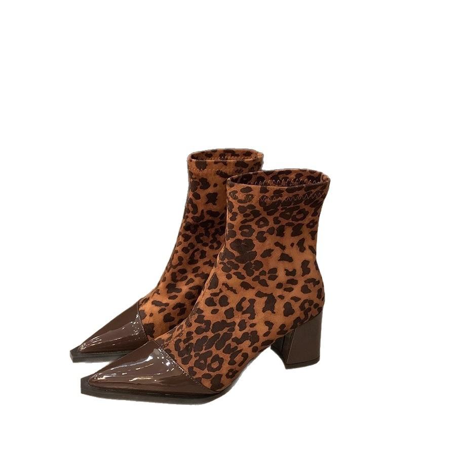 Boots female 2025 spring and autumn new Internet celebrity brown thin boots French temperament small ankle boots pointed short boots