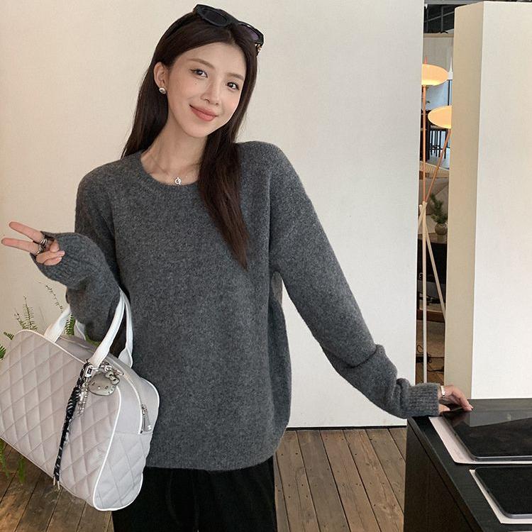 Laid-back Round-neck Pullover for Women Long-sleeved Loose Sweater for Women Solid-colored Inner Knitted Sweater for Autumn and Winter