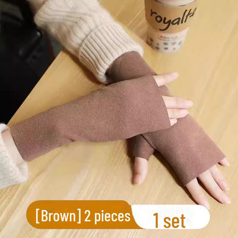 

Немецкие женские зимние перчатки с полупальцами из бархата: Теплый, приятный на ощупь и совместимый с сенсорным экраном, подходит для вождения, учебы и письма. 2 pieces коричневый