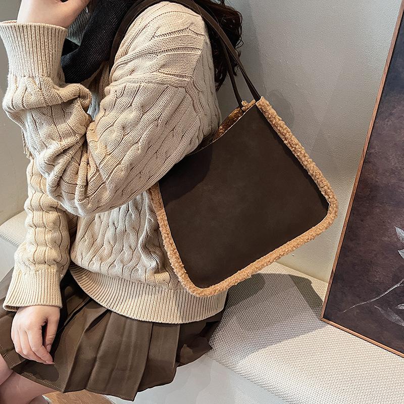 New Shoulder Bag Women's Deerskin Velvet Handbag Large Capacity Vegetable Basket Lamb Wool Tote Bag Women's Autumn