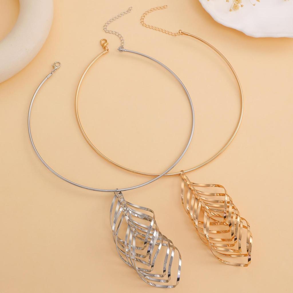 Retro Exaggerated Personality Temperament Spiral Hollow Golden Necklace Earrings Bijouterie Sets For Women