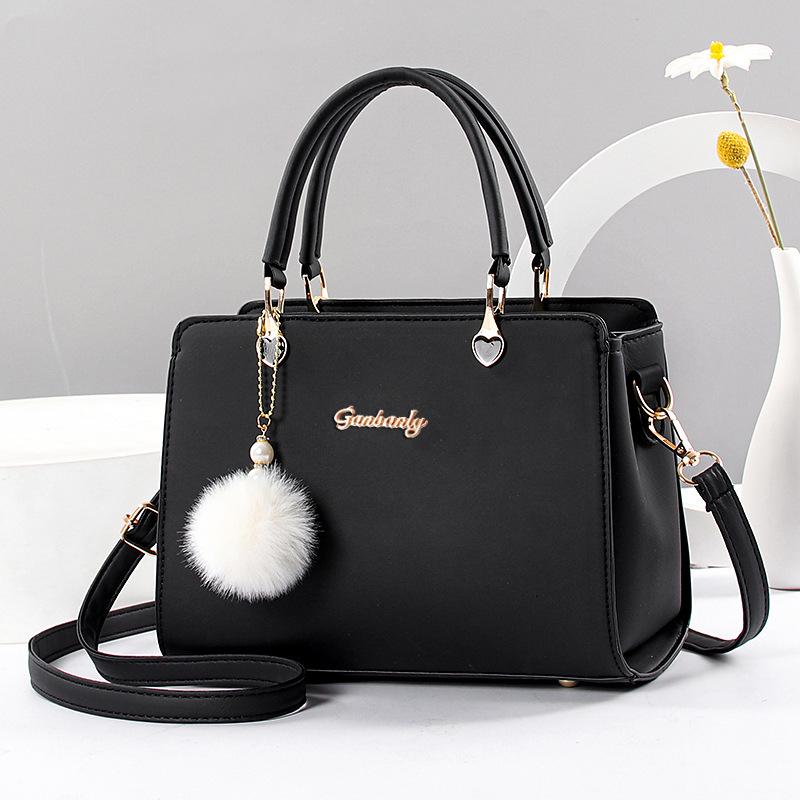 Four Seasons Fashionable Crossbody Single Shoulder Bag for Women - Versatile and Stylish Handbag for Trendy, Mature Style.