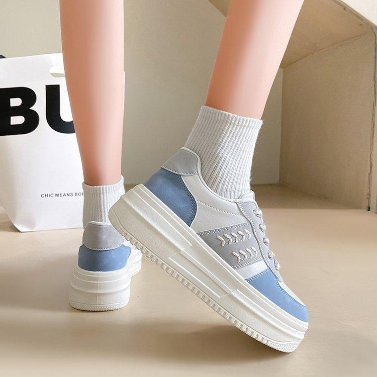 Spring New Platform Platform Heightened Easy Wear Shoes Women's Color Matching Wheat Fashion Casual Exercise Board Shoes Women