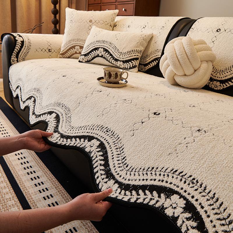 

Medieval Half-Sided Velvet Special-Shaped Sofa Cushion, Universal In All Seasons, High-End Straight-Row Sofa Cushion New Cover 70*70cm