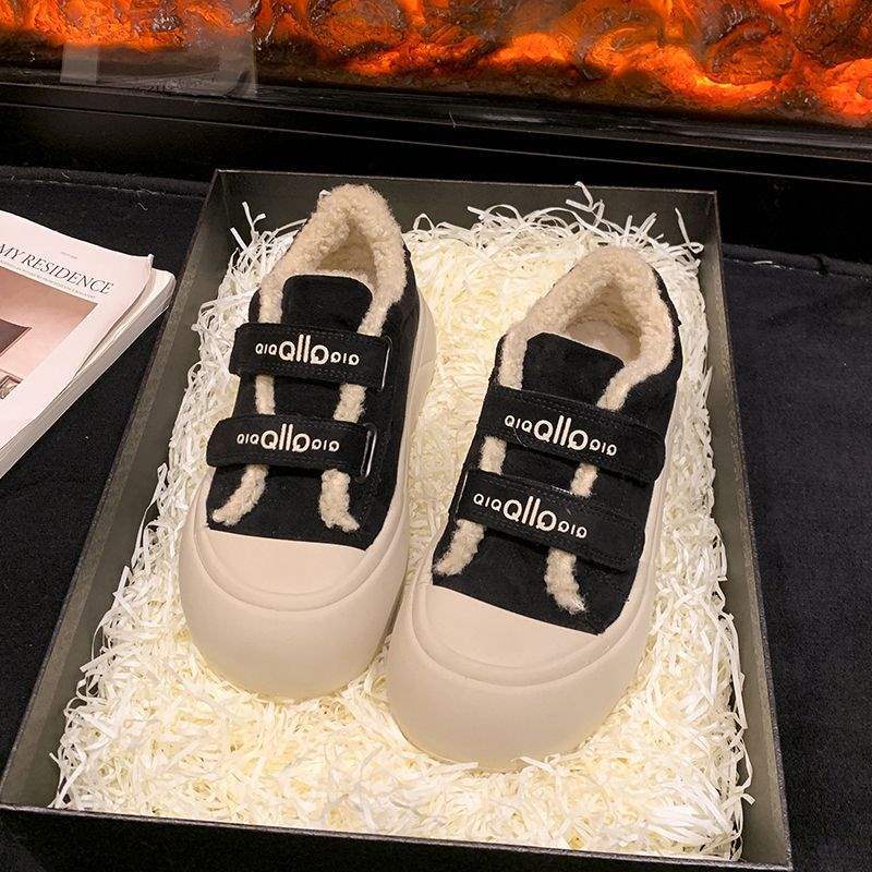 Velcro Sports Board Shoes Women's 2025 Autumn and Winter New Versatile Thick-soled Lightweight Casual Moral Training Shoes Velvet Bread Shoes