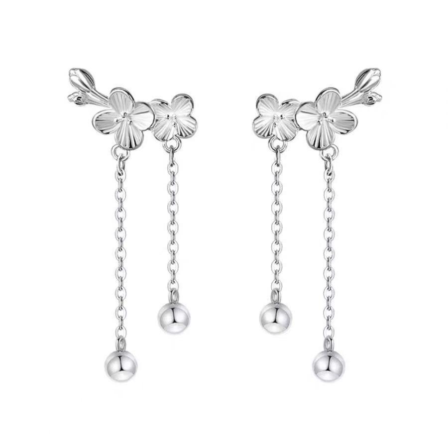

Fashionable Earrings With Flower Shaped Pearls And Tassel Earrings And Earrings серебряный