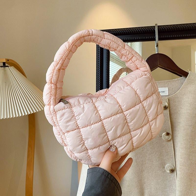 Fashionable Unisex Korean Cloud Handheld Bag In Various Colors With Chic Quilted Texture