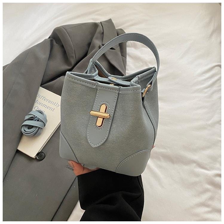 Large-capacity Contrasting Color Bucket Small Bag Women's 2025 New Fashion Hand-held Versatile Messenger Bag, Premium Texture Shoulder Bag