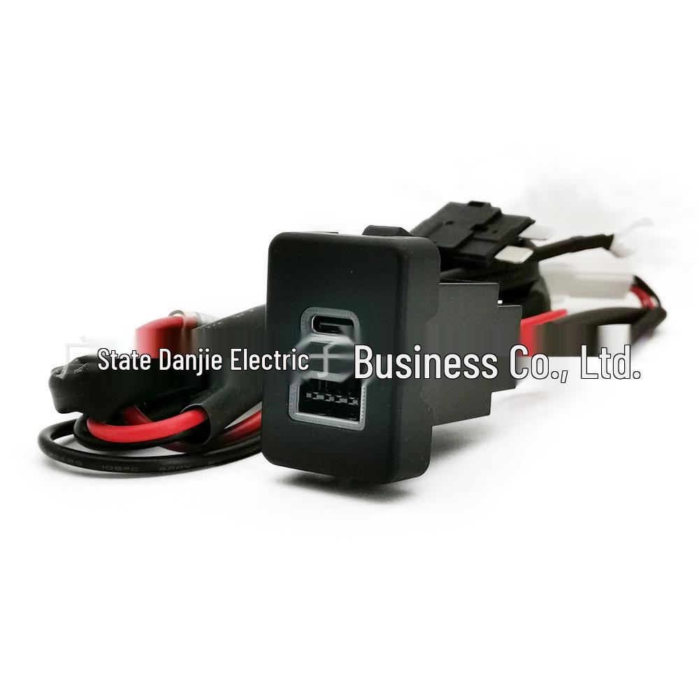 Ford Transit Classic QC3.0 USB & Typ-C PD Autoladegerät
