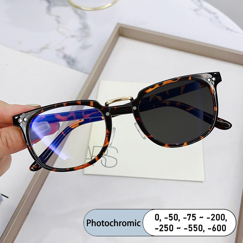 Fashion Ladies Cat Eye TR Frame Anti Blue Light Prescription Myopia Glasses Photochromic Custom Design