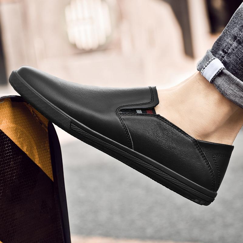 Módní britský styl bílé mokasíny nazouvací módní pohodlné boty s měkkou podrážkou pro volný čas obchodní kožené boty mokasíny z pravé kůže