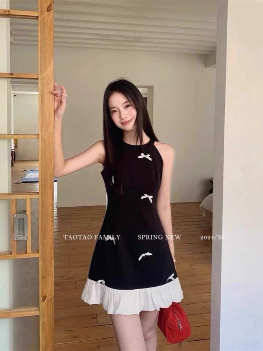 

2025 Summer French Color Block Sleeveless A-Line Dress with Round Neck and Waist-Cinching Fit One Size [Recommended for up to 125 lbs]