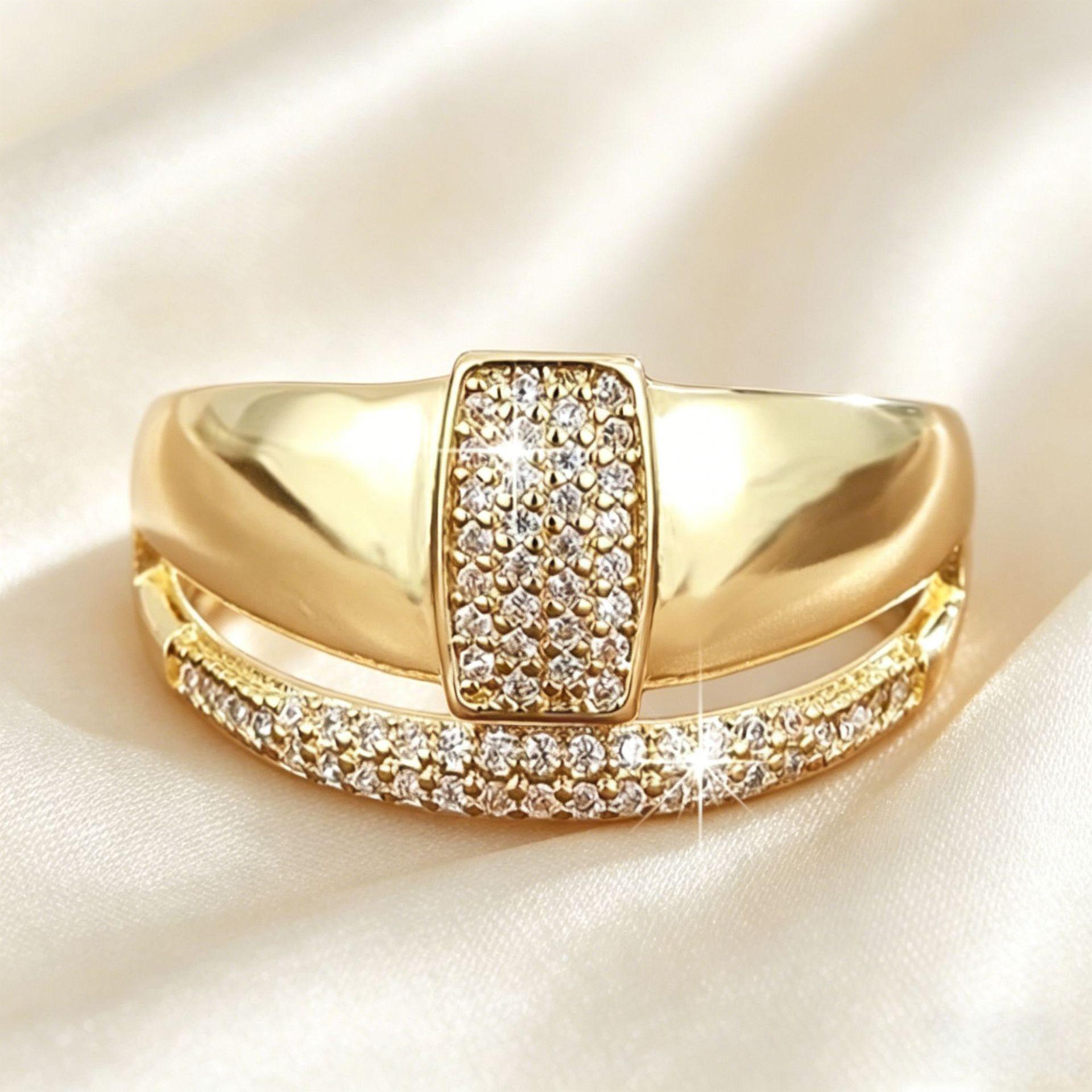 Yanbai Rhinestone Wedding Ring - Luxury Hip Hop Style with Elegant, Eye-catching Design. Size 7