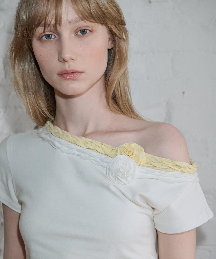 SINOON Braided One-Shoulder T-Shirt (Ivory)