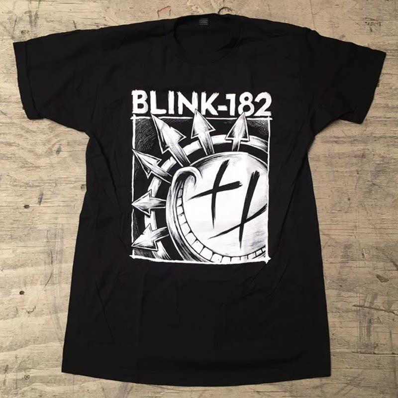 New Blink 182 - The Smiling Punk Rabbit Graffiti Rabbit Illustration - American Retro High Street Vintage Streetwear T-shirt