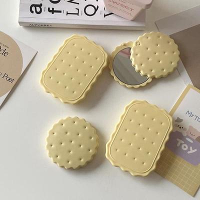 Mini Biscuit Hand-Held Mirror Cheese Biscuit Design Portable Biscuit Make-Up Mirror Plastic Cute Biscuit Pocket Mirror Women