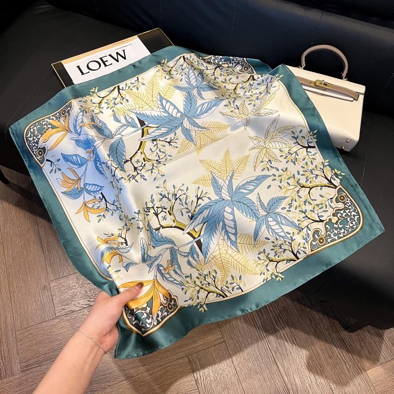 New silk scarf women's fashion versatile high-end small square scarf Korean version neck protection scarf spring and autumn retro scarf binding bag
