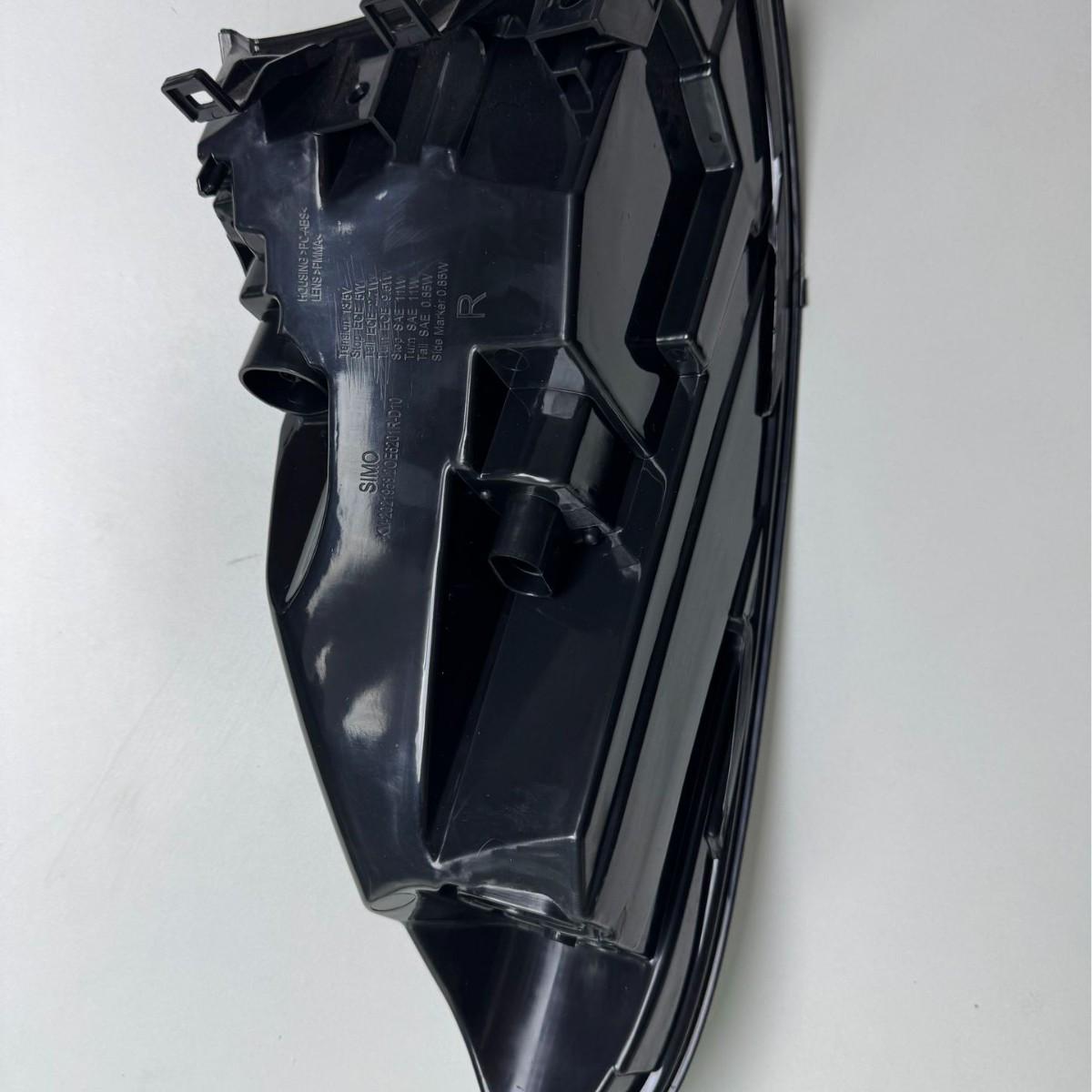 Taillight Bottom Shell Outer for 2015-2017 Cayenne 958.2
