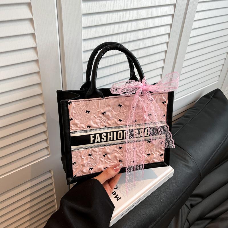 

Повседневная сумка-тоут большой вместимости для поездок на работу, весна 2025, новый повседневный зарубежный стиль, с шелковым платком-бантом, портативная сумка-тоут розовый
