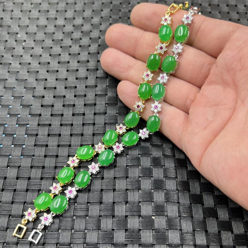 Green Jade Egg-Shaped Quartzite Bracelet with Spinach Hue Gold variant, approx. 17 cm long