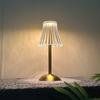 1 elegante dreifarbige LED-Kristall-Tischlampe, Sockel aus Schmiedeeisen, anpassbare Atmosphäre – ideal für gehobene Restaurants und Gaststätten