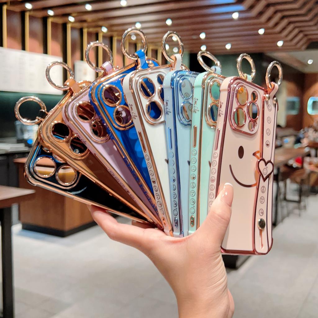 New product applies to iPhone17ProMax side smiley face wrist strap Apple 15 electroplated mobile phone case 16 protective case