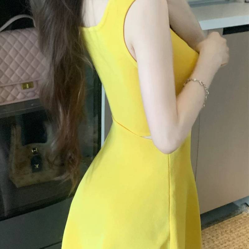 Sexy Yellow Square Neck Bodycon Dress With Hollow Out Details For Party Wear