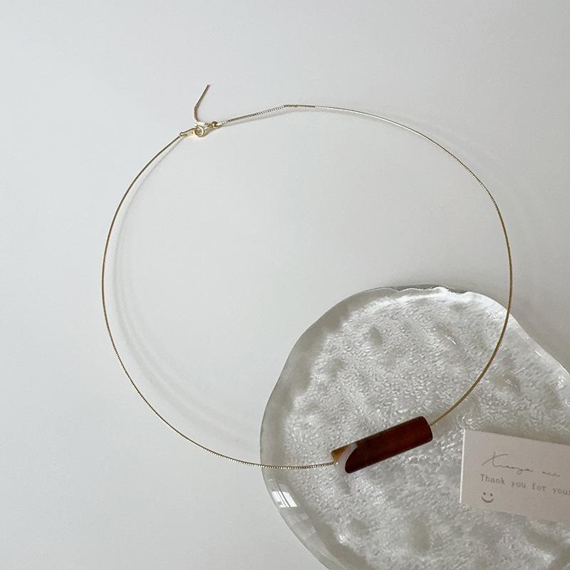 Niche Design Sense Resin Fine Metal Collar Women'S High Sense Retro Personality Simple Versatile Temperament Fashion Necklace