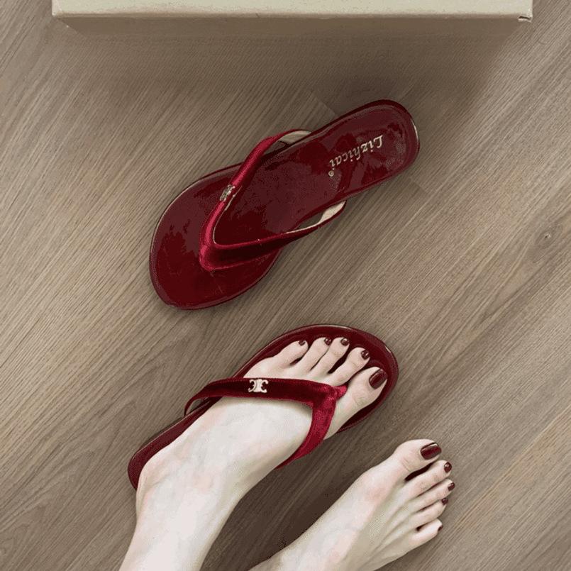 

Red flip-flops women s slippers women s summer wear fashion toe sandals French small fragrant flat beach shoes 40 красный
