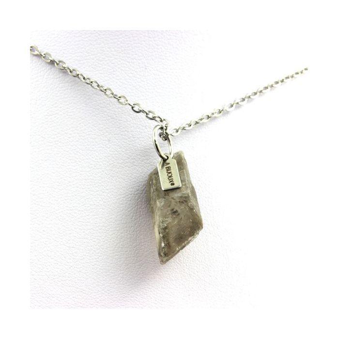 Pierres et Minéraux. Collier Gypse brut. 19.49 ct. Marcieu, Isère, France.