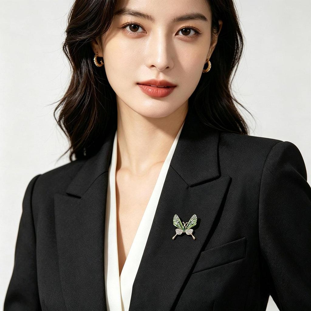 Green Butterfly Brooch, High-End Women's Exquisite Green Butterfly Cute Style Brooch, Suit Cardigan Pin Fashion Versatile Decoration