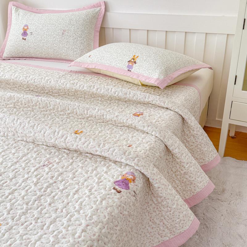 1Pc Purple Flower Quilted Bedspreads For Bed Thick Patchwork Blanket Single/Queen/King Floral Style Quilted Duvet Soft Bedspread