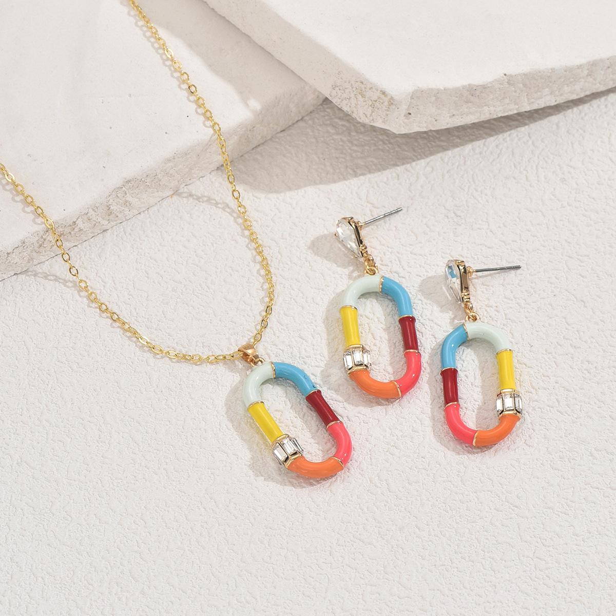 

Персонализированный комплект из ожерелья и сережек разноцветный